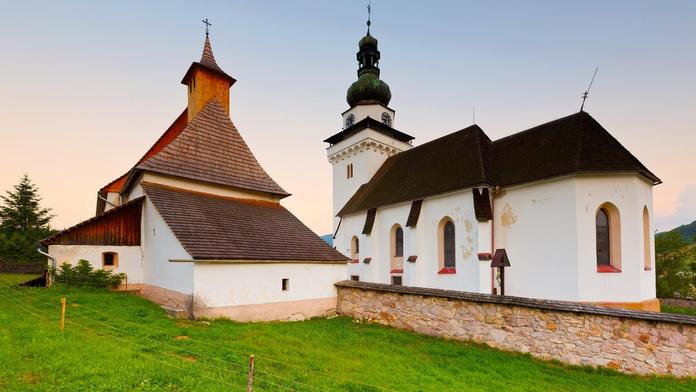 Na Slovensku našli časovou kapsli z roku 1761. Poškodila ji kulka