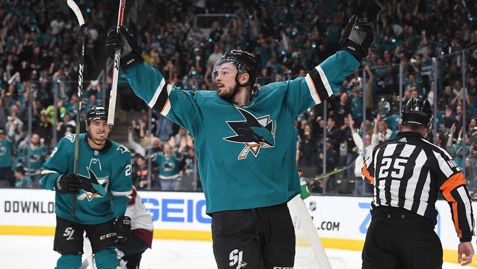 Fantastický Hertl s Pastrňákem! Boston i San Jose útočí na postup
