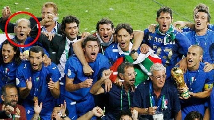 Díky, kamaráde! De Rossi daroval zlato z MS příteli na cestu do nebe