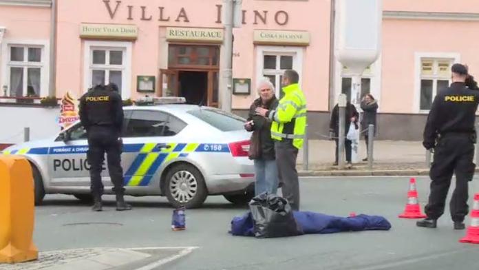 Srážka lidí na přechodu: Policie už tuší, co bylo za smrtící jízdou!