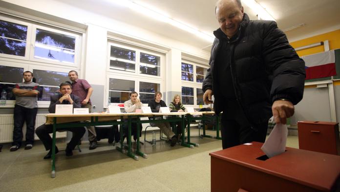 Vláda schválila zákon o referendu, cesta k němu bude ale velmi dlouhá