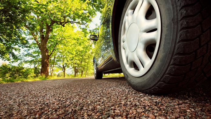 TESTY letních pneu: Skvělá novinka pro SUV i překvapení levných značek