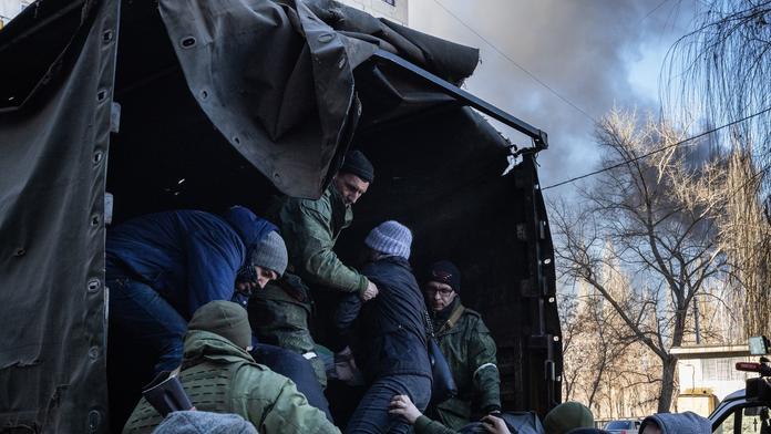 ON-LINE: Rusové propustili pohřešovanou novinářku. Nejprve měla natočit video