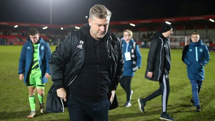 Bizarní trenérův debut. Byl vyloučen po čtrnácti minutách