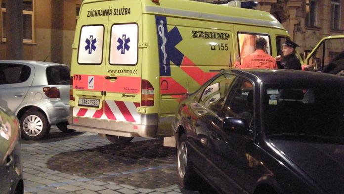 Narkoman ohrožoval přítelkyni s dítětem a chtěl vyskočit z okna