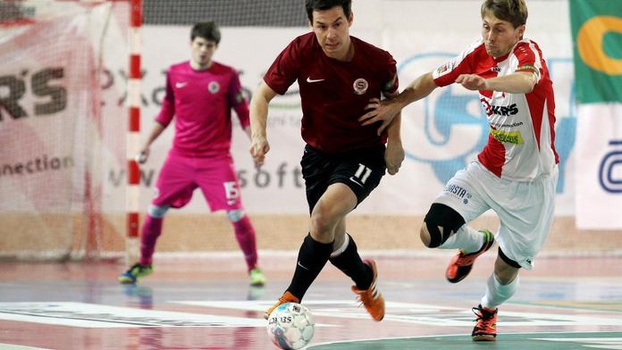 Zápas futsalové Sparty se změnil v boj o život. Prezident zkolaboval!