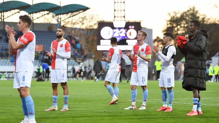 Slávisté se vykašlali na děkovačku. Omlouváme se, mírnil průšvih Kuchta