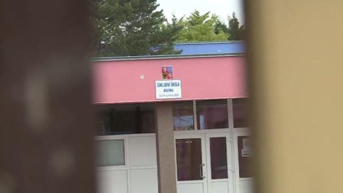 Dívku (12) potrestali za facku učiteli, chtěla si zlepšit pozici ve třídě