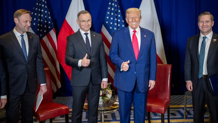 Trump slíbil posílit americkou přítomnost v Evropě, říká polský prezident Duda