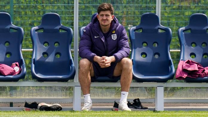 Hvězda Manchesteru na MS chybí, místo toho má brigádu za pultem