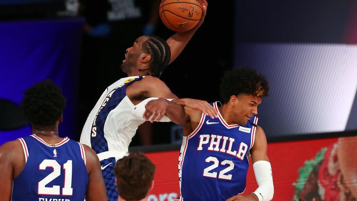 Warren nastřílel 76ers 53 bodů, Lakers padli s Torontem