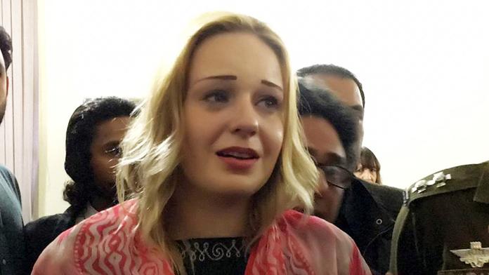 Tereza Hlůšková u soudu v Láhauru, 20. 3. 2019