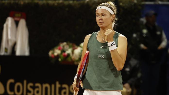 Bouzková je na French Open ve druhém kole, postoupila i Siniaková