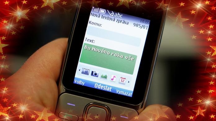 Novoroční SMS: Kolik se jich loni poslalo a jaké jsou nejtrapnější?