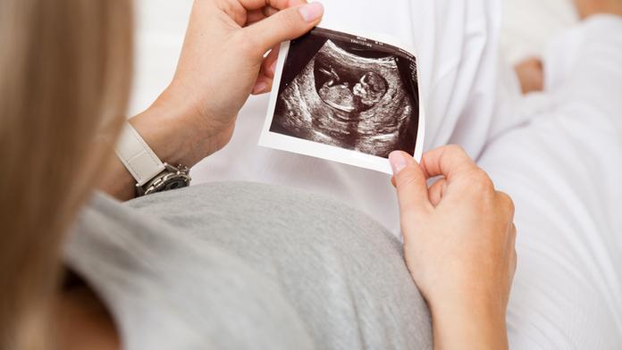 Žena po dvou letech konečně otěhotněla. První ultrazvuk odhalil děsivou pravdu