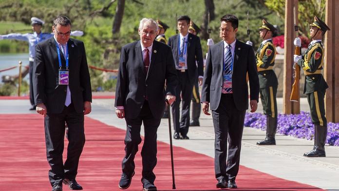 Zeman se chystá do epicentra nakázy koronaviru! Zemřelo tam 2981 lidí