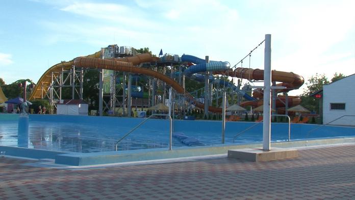 Chlapeček (4) zemřel na koupališti ve Štúrově. Jeho smrt halí záhada