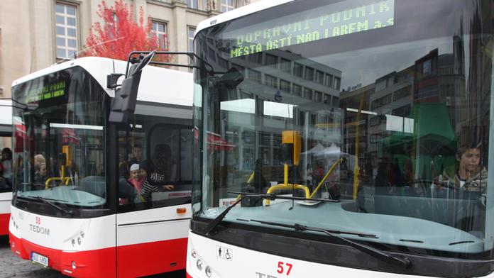 Středočeský kraj nebude rušit autobusy! Zastupitelé byli proti