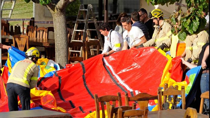 Pod dětmi explodoval skákací hrad, vyletěl 10 metrů vysoko