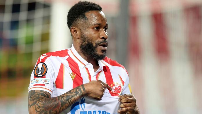 V hlavní roli Kanga. Fotbalista spěchal na zápas, hádal se přitom s policií