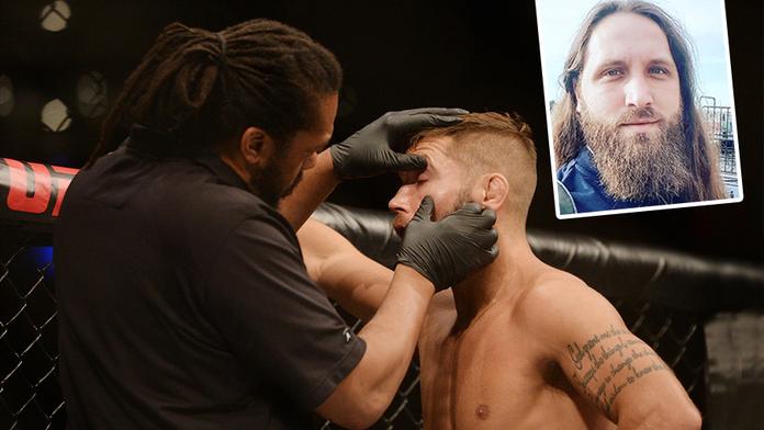 To jsem nikdy neviděl, říká komentátor k zápasu UFC