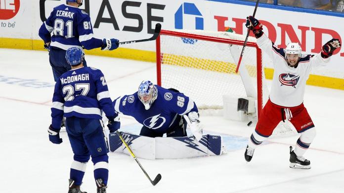Boje o Stanley Cup začaly: Tampa absolutně propadla, Hertl dal gól!