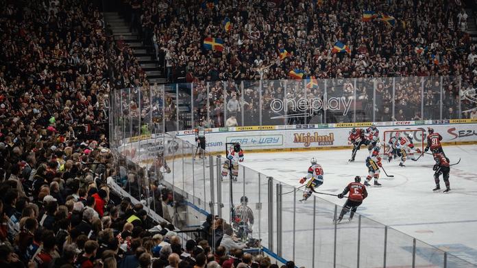 Semifinále extraligy mezi Spartou a Pardubicemi, O2 arena byla narvaná k prasknutí
