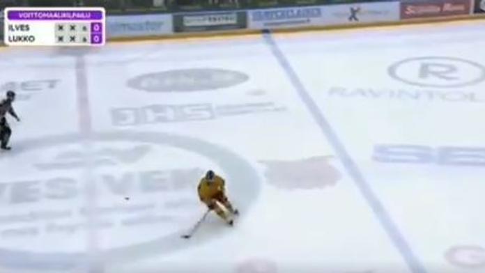 Jako Brad Marchand! Hokejista při nájezdu totálně selhal