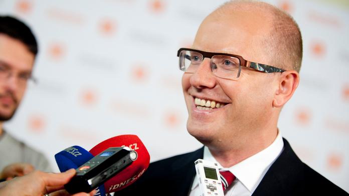 ANKETA: ČSSD a komunisté si mnou ruce, volila je polovina lidí