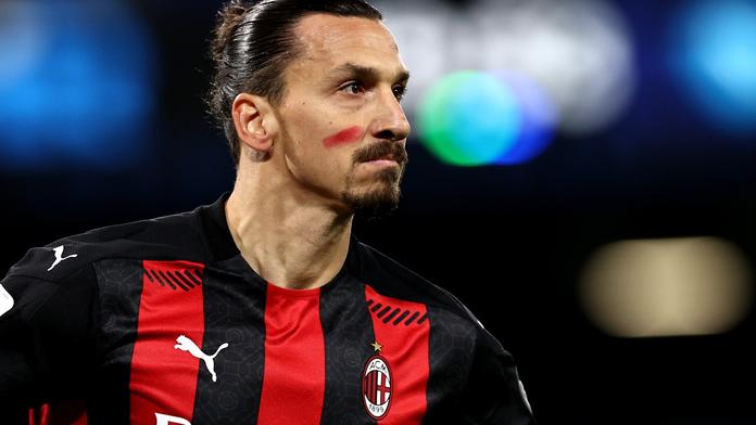 Ibrahimovič dostal červenou! AC Milán přesto zápas zvládlo