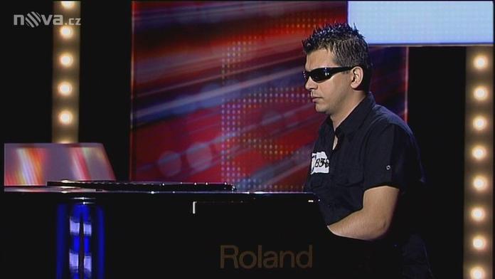 SLEDOVALI JSME: V Talentmanii zahrál slepý klavírista a žena si oholila hlavu
