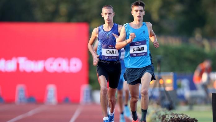 Skvělé gesto fair play. Chorvat pomohl do cíle soupeři. Ten byl diskvalifikován