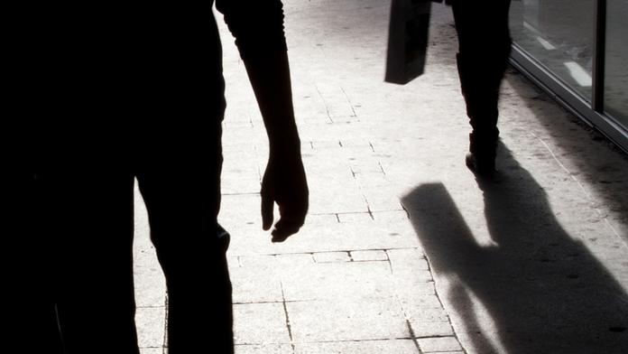 Skupina hasičů měla hromadně znásilnit norskou studentku