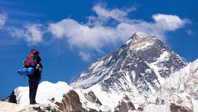 Nepálské úřady vydaly rekordní počet povolení k výstupu na Mount Everest