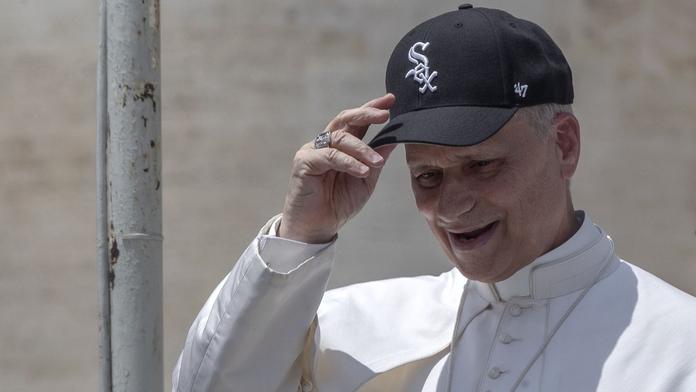 Papež Lev XIV. s kšiltovkou White Sox