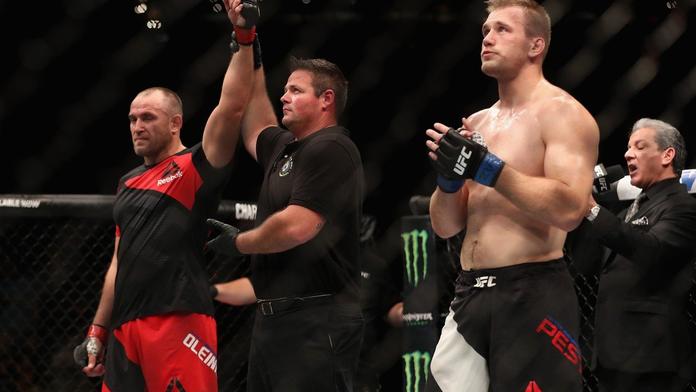 TOP 5 UFC submisí roku: Jak se umístila tvrdá prohra Pešty?