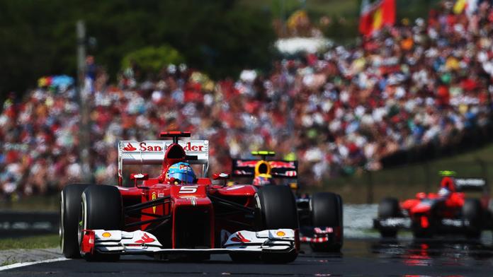 F1 pokračuje v Belgii, lídr Alonso trénoval na kole