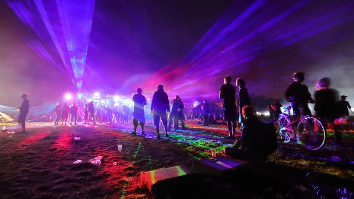 Technaři obsadili lesík u Jablonce, na místě zasahovala policie