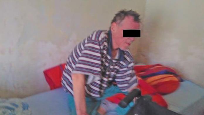 Z ubytovny hrůzy tajně vyvezli tři muže. A posadili je v nemocnici