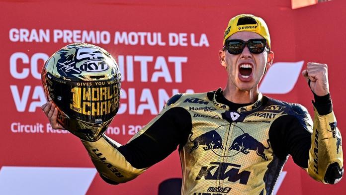 Ogura bojoval o titul, ale spadl. Mistrem světa Moto2 je Fernández