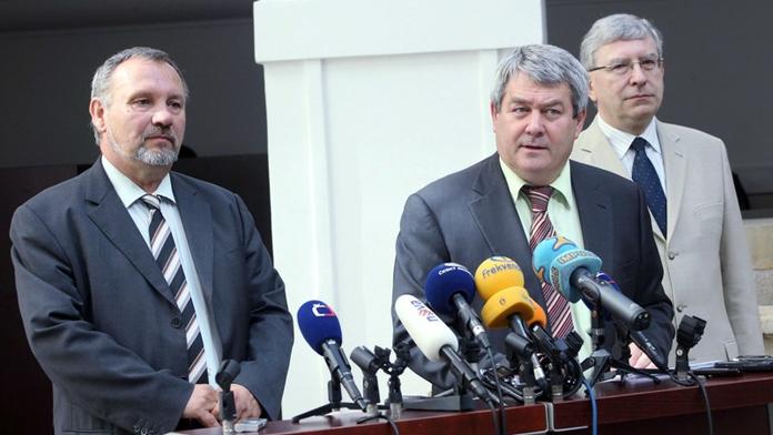 Privatizace v 90. letech byla zločin, schválili poslanci návrh komunistů