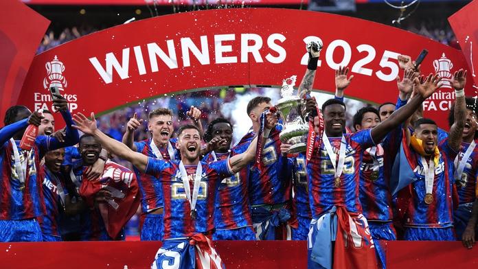 Škatulata v Anglii. Crystal Palace kvůli Lyonu nastoupí jen v Konferenční lize