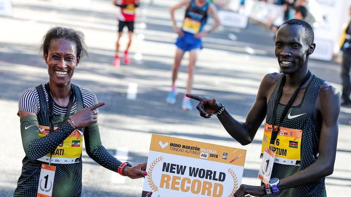 Ve Valencii viděli nejrychlejší půlmaraton, zaběhl ho Keňan