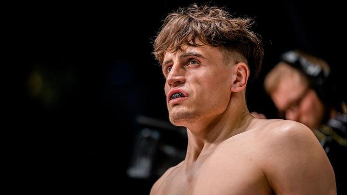 Velký úspěch talentovaného zápasníka MMA. Peňáz letos zabojuje o UFC