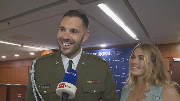 Josef Dostál a Anežka Paloudová během rozhovoru