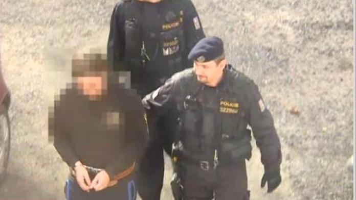 Krvavá vražda dvojčat: Pavel zasadil jednomu z bratrů sto ran!