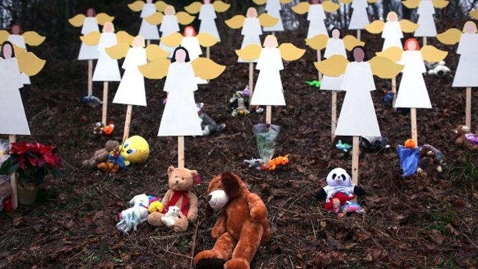 Holčička (6) přežila jediná ze třídy, schovávala se mezi mrtvolami kamarádů