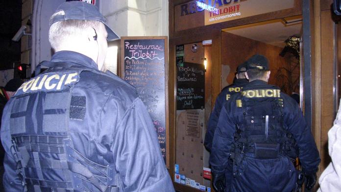 Policejní zátah na mladistvé opilce, 15 jich nadýchalo
