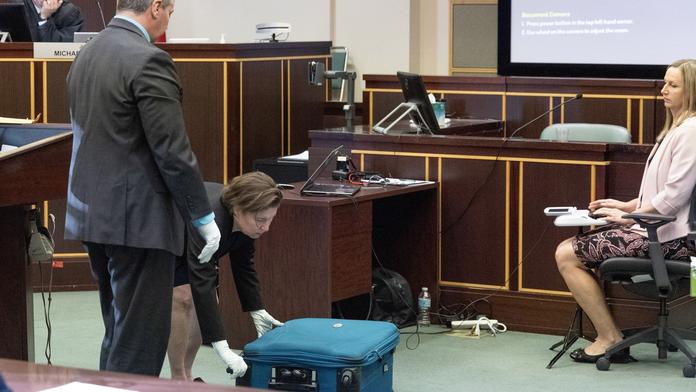 Byla to podle soudu vražda. Ženě, která zavřela přítele do kufru, hrozí doživotí