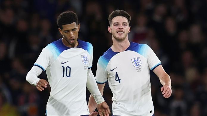 Jude Bellingham a Declan Rice v dresu anglické reprezentace